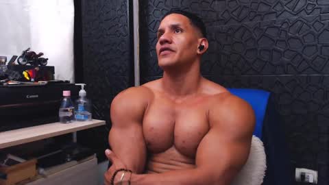 Snapshot of viktorherrera chatting on September 17, 2025, 3:24 pm Viktor Herrera online show from September 17, 2025, 3:24 pm