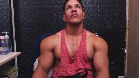 Snapshot of viktorherrera chatting on October 7, 2025, 2:36 pm Viktor Herrera online show from October 7, 2025, 2:36 pm