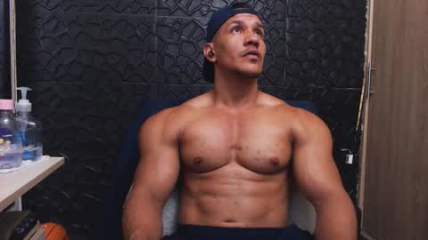 Snapshot of viktorherrera chatting on October 27, 2025, 4:00 pm Viktor Herrera online show from October 27, 2025, 4:00 pm