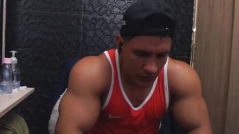 Snapshot of viktorherrera chatting on November 6, 2025, 4:13 am Viktor Herrera online show from November 6, 2025, 4:13 am