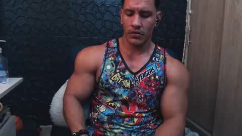 Snapshot of viktorherrera chatting on November 20, 2025, 5:34 pm Viktor Herrera online show from November 20, 2025, 5:34 pm