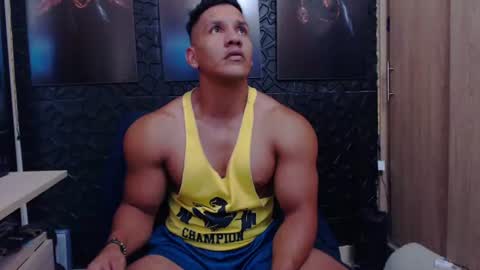 Snapshot of viktorherrera chatting on June 25, 2026, 7:07 pm Viktor Herrera online show from June 25, 2026, 7:07 pm
