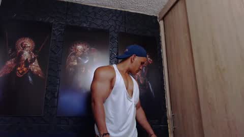 Snapshot of viktorherrera chatting on July 7, 2026, 12:02 am Viktor Herrera online show from July 7, 2026, 12:02 am