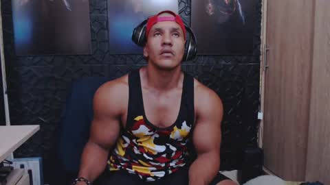 Snapshot of viktorherrera chatting on July 10, 2026, 6:21 pm Viktor Herrera online show from July 10, 2026, 6:21 pm