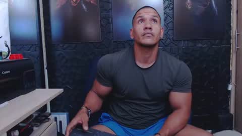 Snapshot of viktorherrera chatting on July 20, 2026, 6:10 pm Viktor Herrera online show from July 20, 2026, 6:10 pm