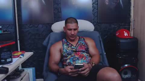 Snapshot of viktorherrera chatting on July 28, 2026, 6:42 pm Viktor Herrera online show from July 28, 2026, 6:42 pm