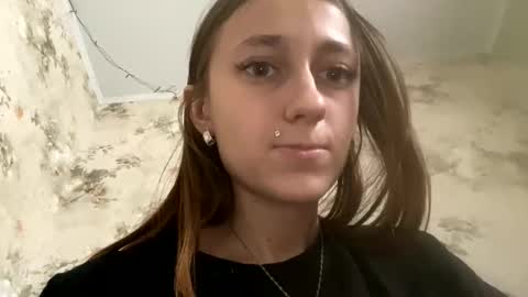 Snapshot of viktoria9898 chatting on December 4, 2024, 8:01 am Sweett online show from December 4, 2024, 8:01 am