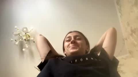 Snapshot of viktoria9898 chatting on February 27, 2025, 10:37 am Sweett online show from February 27, 2025, 10:37 am