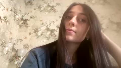 Snapshot of viktoria9898 chatting on October 23, 2025, 8:13 am Sweett online show from October 23, 2025, 8:13 am