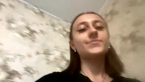 Snapshot of viktoria9898 chatting on October 31, 2025, 10:16 am Sweett online show from October 31, 2025, 10:16 am