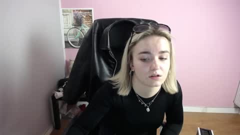 viktoria_lovely online show from April 29, 2026, 11:03 am