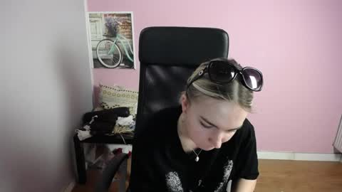 viktoria_lovely online show from May 5, 2026, 6:21 am