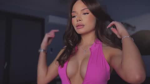 Viktoria www online show from February 11, 2026, 6:57 pm