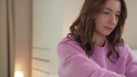 Snapshot of villanelle_l chatting on January 17, 2025, 12:21 pm Lana online show from January 17, 2025, 12:21 pm