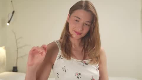 Snapshot of villanelle_l chatting on October 29, 2025, 11:23 am Lana online show from October 29, 2025, 11:23 am