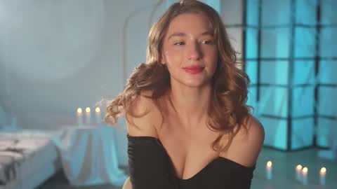 Snapshot of villanelle_l chatting on October 31, 2025, 11:00 am Lana online show from October 31, 2025, 11:00 am