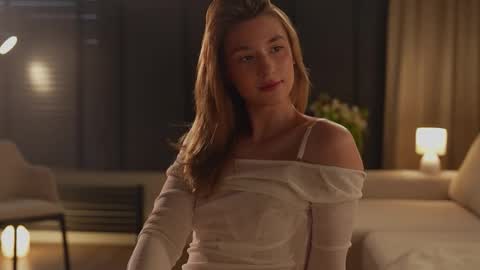 Snapshot of villanelle_l chatting on November 18, 2025, 9:47 am Lana online show from November 18, 2025, 9:47 am