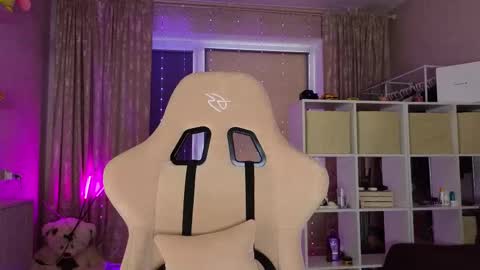 Eva online show from March 10, 2025, 5:43 am