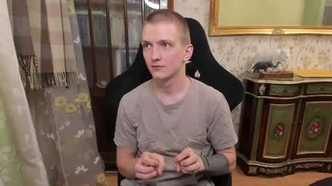 Snapshot of vince__dice chatting on April 18, 2026, 7:29 pm Dimoooooon online show from April 18, 2026, 7:29 pm