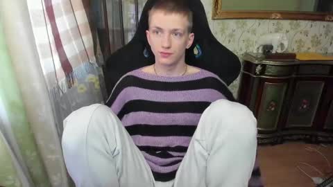 Snapshot of vince__dice chatting on May 18, 2026, 3:18 pm Dimoooooon online show from May 18, 2026, 3:18 pm