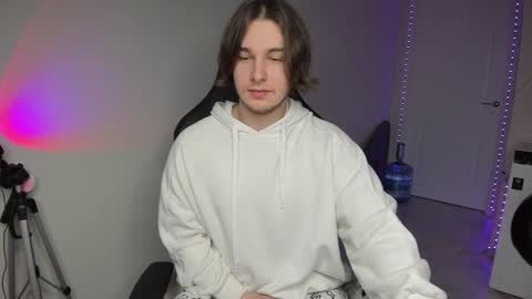 Snapshot of vincent__strong chatting on December 10, 2024, 7:58 am Vincent Strong online show from December 10, 2024, 7:58 am