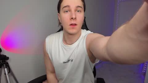 Snapshot of vincent__strong chatting on January 26, 2025, 2:30 pm Vincent Strong online show from January 26, 2025, 2:30 pm