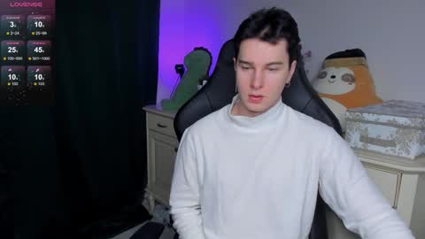 Snapshot of vincent__strong chatting on December 14, 2025, 1:44 am Vincent Strong online show from December 14, 2025, 1:44 am