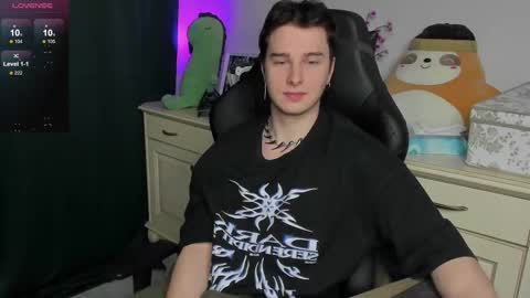 Snapshot of vincent__strong chatting on January 16, 2026, 2:32 pm Vincent Strong online show from January 16, 2026, 2:32 pm