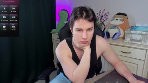 Snapshot of vincent__strong chatting on February 1, 2026, 8:35 am Vincent Strong online show from February 1, 2026, 8:35 am