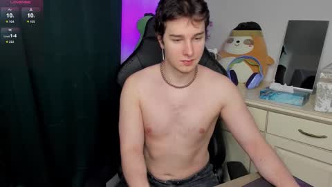 Snapshot of vincent__strong chatting on February 13, 2026, 8:43 am Vincent Strong online show from February 13, 2026, 8:43 am