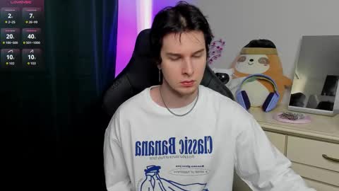 Snapshot of vincent__strong chatting on March 14, 2026, 12:21 pm Vincent Strong online show from March 14, 2026, 12:21 pm