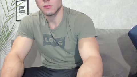 Snapshot of vincent_o chatting on December 22, 2024, 2:16 pm Vincent. uncut 18cm online show from December 22, 2024, 2:16 pm