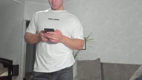 Snapshot of vincent_o chatting on January 6, 2025, 3:19 pm Vincent. uncut 18cm online show from January 6, 2025, 3:19 pm