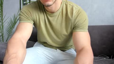 Snapshot of vincent_o chatting on February 27, 2025, 9:00 am Vincent. uncut 18cm online show from February 27, 2025, 9:00 am