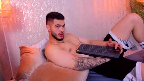 Snapshot of vincentblack_ chatting on September 23, 2025, 4:26 am Vincent online show from September 23, 2025, 4:26 am