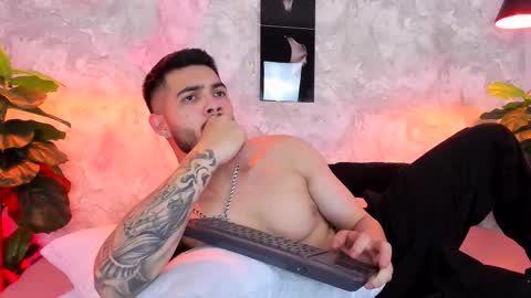 Snapshot of vincentblack_ chatting on October 10, 2025, 3:27 am Vincent online show from October 10, 2025, 3:27 am