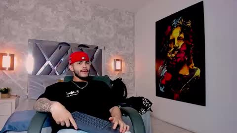 Snapshot of vincentblack_ chatting on October 15, 2025, 4:23 am Vincent online show from October 15, 2025, 4:23 am