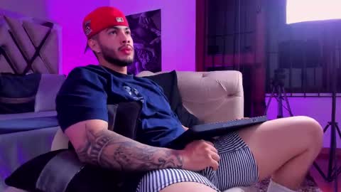 Snapshot of vincentblack_ chatting on November 23, 2025, 4:01 am Vincent online show from November 23, 2025, 4:01 am