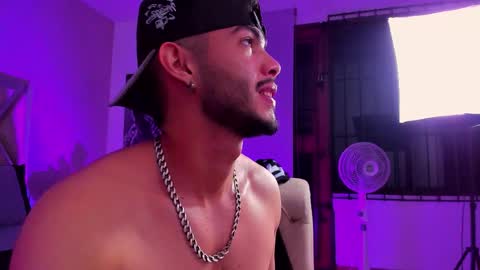 Snapshot of vincentblack_ chatting on December 18, 2025, 3:56 am Vincent online show from December 18, 2025, 3:56 am