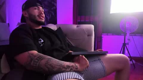 Snapshot of vincentblack_ chatting on January 12, 2026, 5:01 am Vincent online show from January 12, 2026, 5:01 am