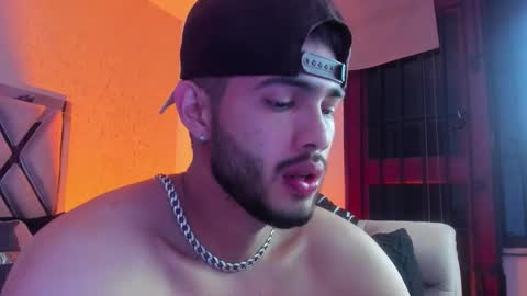 Snapshot of vincentblack_ chatting on February 1, 2026, 4:00 am Vincent online show from February 1, 2026, 4:00 am