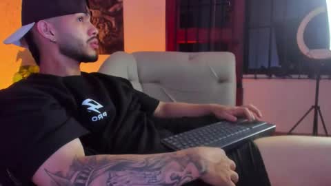 Snapshot of vincentblack_ chatting on February 3, 2026, 6:22 am Vincent online show from February 3, 2026, 6:22 am