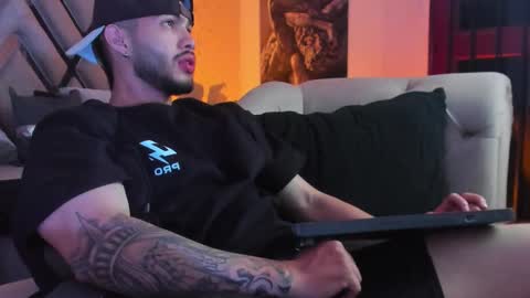 Snapshot of vincentblack_ chatting on February 7, 2026, 4:38 am Vincent online show from February 7, 2026, 4:38 am