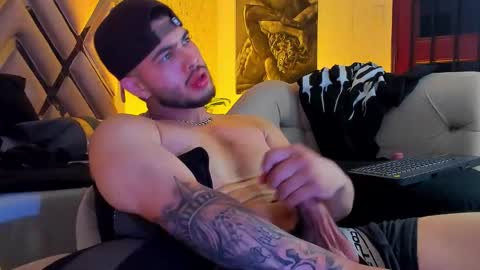 Snapshot of vincentblack_ chatting on March 11, 2026, 5:02 am Vincent online show from March 11, 2026, 5:02 am