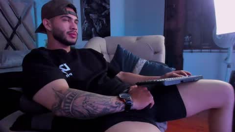 Snapshot of vincentblack_ chatting on June 5, 2026, 6:52 am Vincent online show from June 5, 2026, 6:52 am