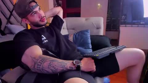 Snapshot of vincentblack_ chatting on June 11, 2026, 2:00 am Vincent online show from June 11, 2026, 2:00 am