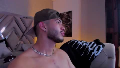 Snapshot of vincentblack_ chatting on June 14, 2026, 2:24 am Vincent online show from June 14, 2026, 2:24 am