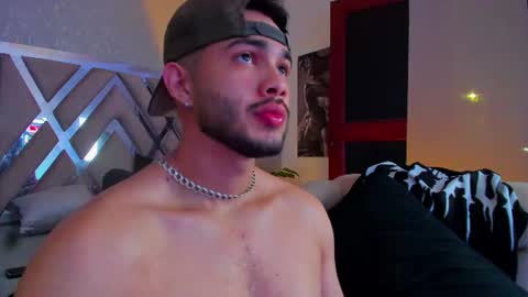 Snapshot of vincentblack_ chatting on June 19, 2026, 3:00 am Vincent online show from June 19, 2026, 3:00 am
