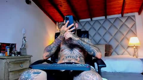 Snapshot of vincentsartori chatting on April 15, 2026, 7:58 pm Vincent Sartori online show from April 15, 2026, 7:58 pm