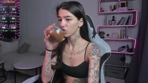 Snapshot of vinkitinkii chatting on March 7, 2025, 6:24 am vinkitinkii online show from March 7, 2025, 6:24 am